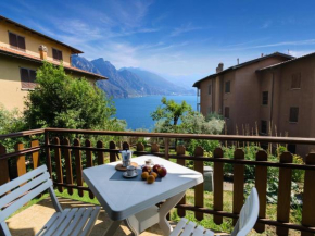 Discesa a Lago with terrace and garden on lake Iseo